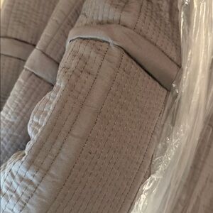 Boll & Branch Brice  quilt Stone  Dark Gray Quilt blanket K/C